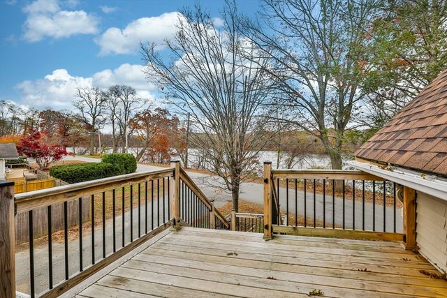 3 Munroe St, Haverhill, MA 01830