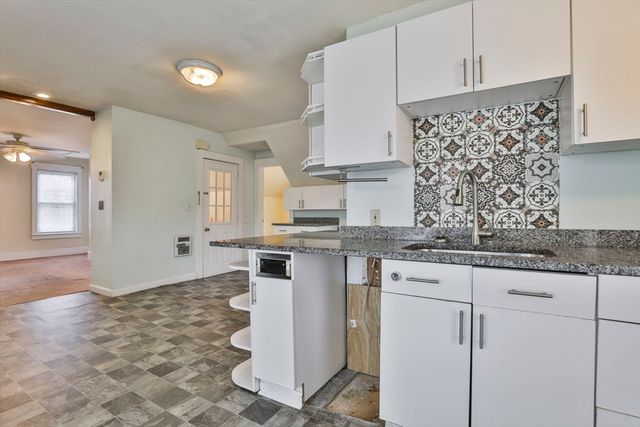 3 Munroe St, Haverhill, MA 01830