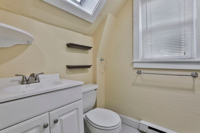 3 Munroe St, Haverhill, MA 01830