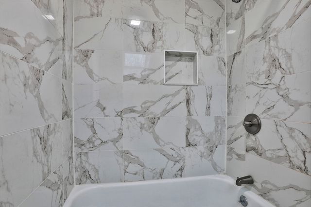 3 Munroe St, Haverhill, MA 01830