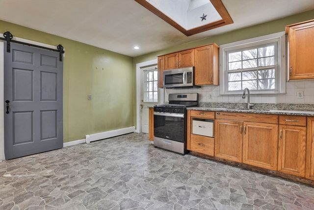 3 Munroe St, Haverhill, MA 01830