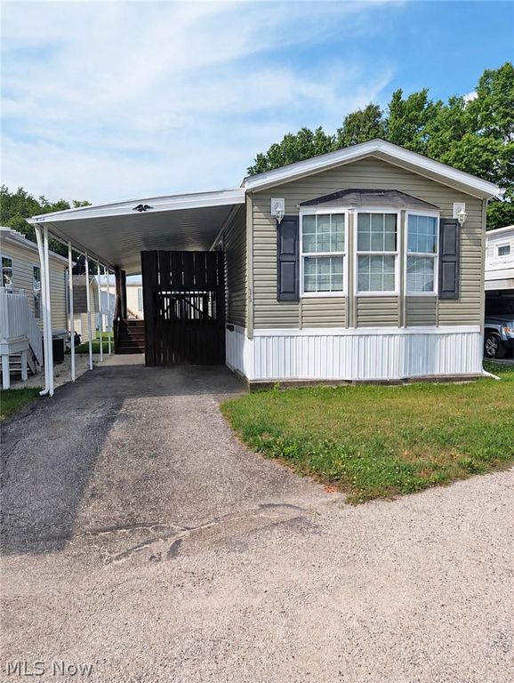 266 Bender Street NE 15, Navarre, OH 44662