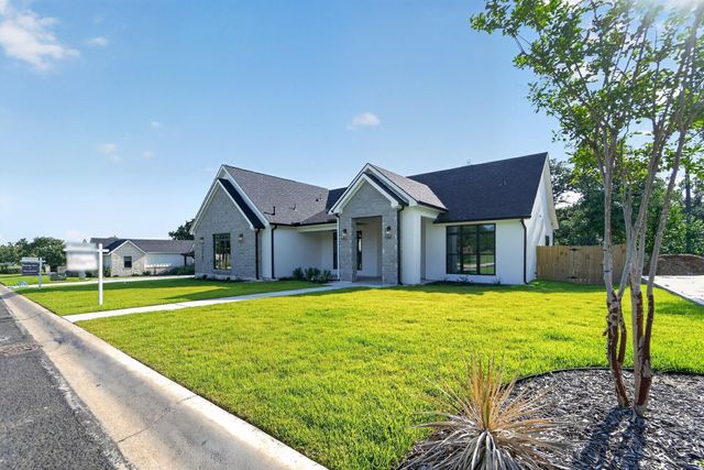 2141 Stone Meadow, Fredericksburg, TX 78624