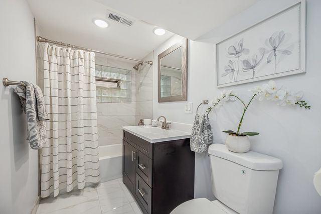 2820 N Sayre Avenue, Chicago, IL 60634