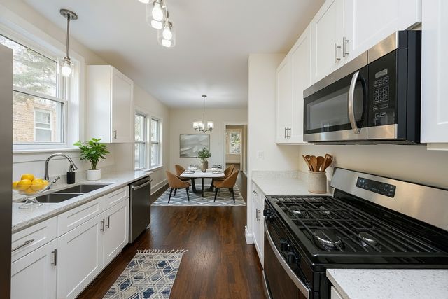 2820 N Sayre Avenue, Chicago, IL 60634