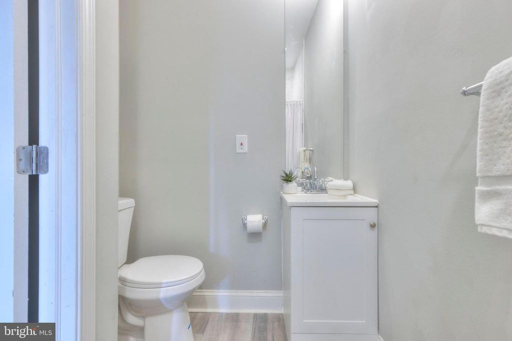 216 CHESTER ST, Baltimore, MD 21231