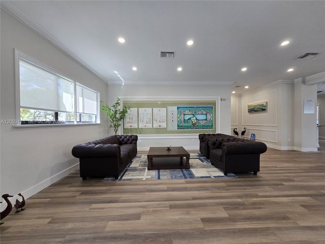 2620 S University Dr 109, Davie, FL 33328