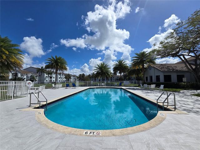 2620 S University Dr 109, Davie, FL 33328