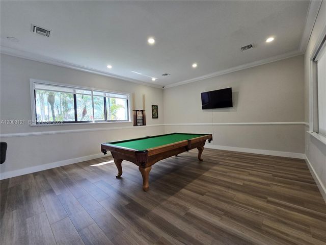 2620 S University Dr 109, Davie, FL 33328