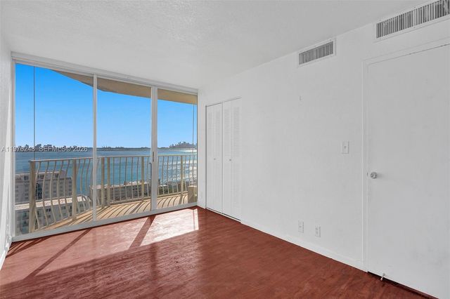 7601 E Treasure Dr 2205, North Bay Village, FL 33141