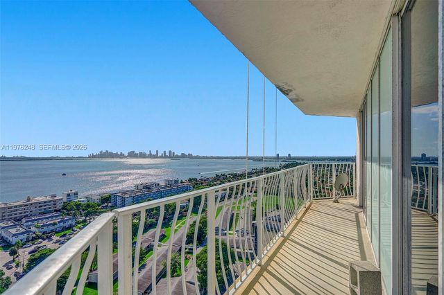 7601 E Treasure Dr 2205, North Bay Village, FL 33141