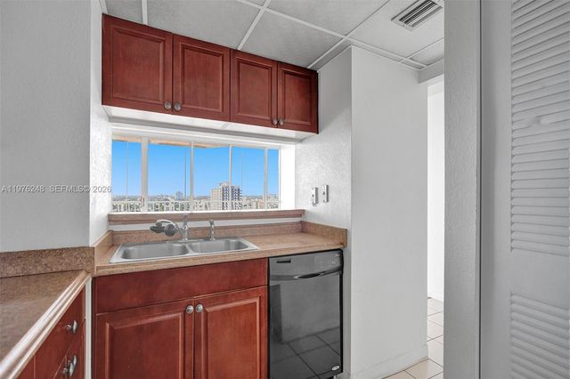 7601 E Treasure Dr 2205, North Bay Village, FL 33141