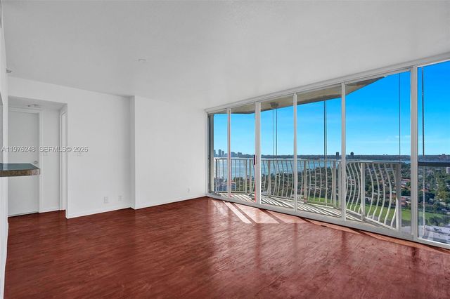 7601 E Treasure Dr 2205, North Bay Village, FL 33141