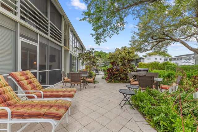 210 Oakridge N 210, Deerfield Beach, FL 33442