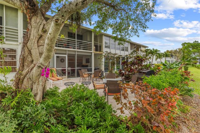 210 Oakridge N 210, Deerfield Beach, FL 33442