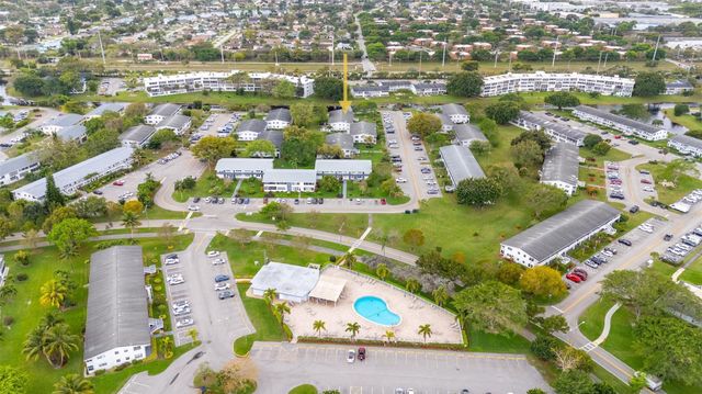 210 Oakridge N 210, Deerfield Beach, FL 33442