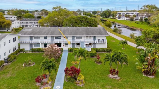 210 Oakridge N 210, Deerfield Beach, FL 33442