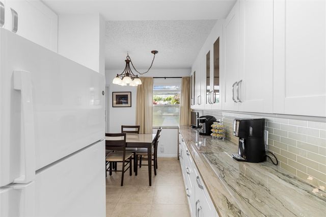 210 Oakridge N 210, Deerfield Beach, FL 33442