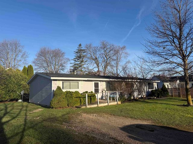 105 & 107 Brand Street, Elk Rapids, MI 49629