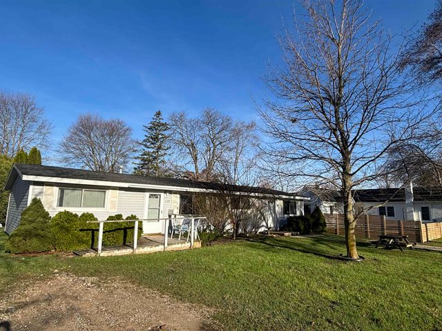 105 & 107 Brand Street, Elk Rapids, MI 49629