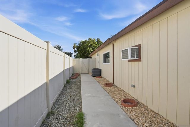 2386 San Bernardo Ave, Hemet, CA 92545