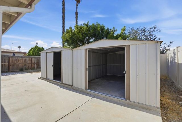 2386 San Bernardo Ave, Hemet, CA 92545