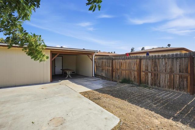 2386 San Bernardo Ave, Hemet, CA 92545