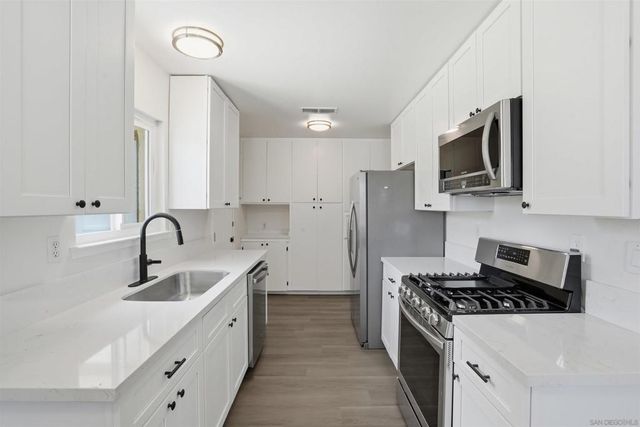 2386 San Bernardo Ave, Hemet, CA 92545