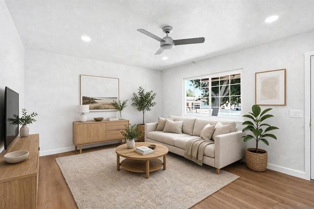 2386 San Bernardo Ave, Hemet, CA 92545