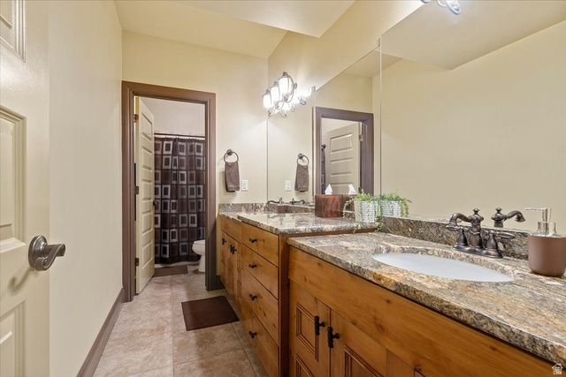 3225 W CHATEAU CIR, South Jordan, UT 84095