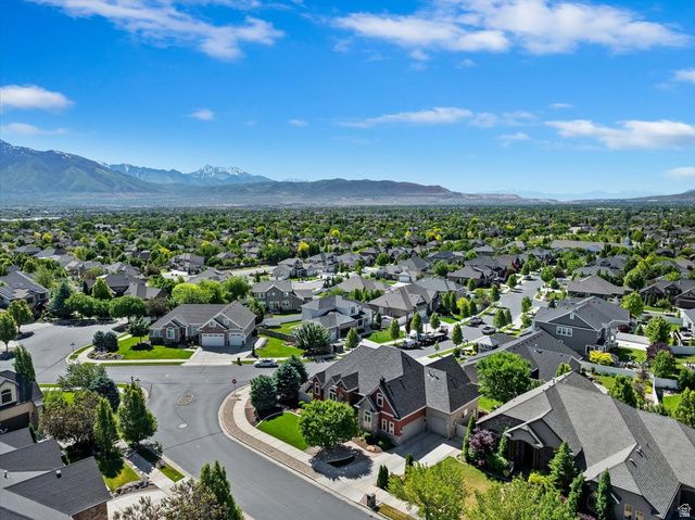 3225 W CHATEAU CIR, South Jordan, UT 84095