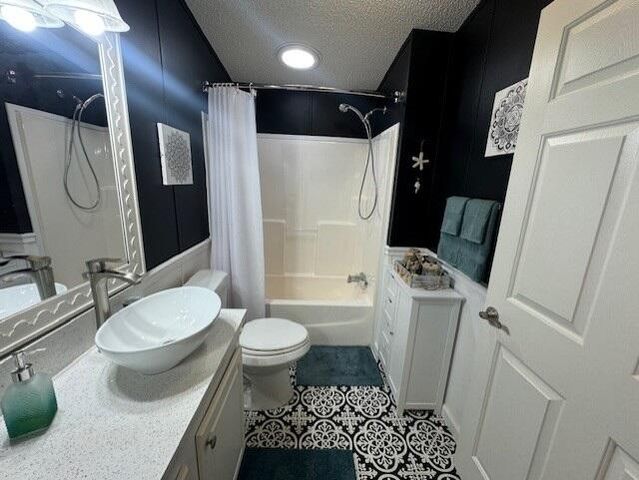 6927 SE Delegate Street, Hobe Sound, FL 33455