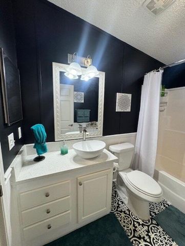 6927 SE Delegate Street, Hobe Sound, FL 33455