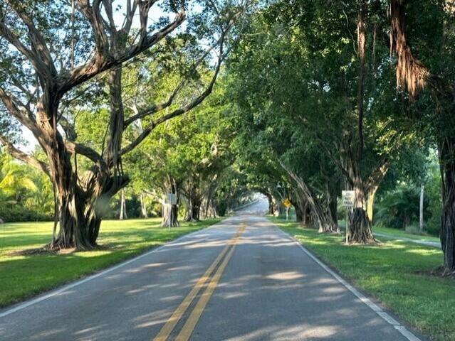 6927 SE Delegate Street, Hobe Sound, FL 33455