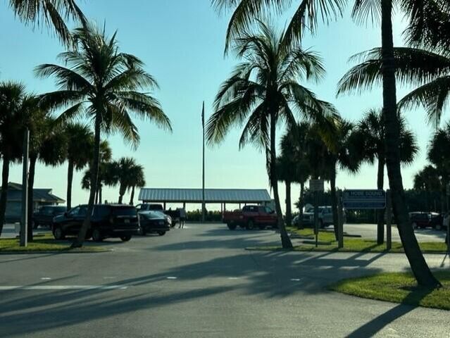 6927 SE Delegate Street, Hobe Sound, FL 33455