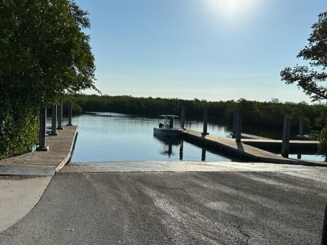 6927 SE Delegate Street, Hobe Sound, FL 33455