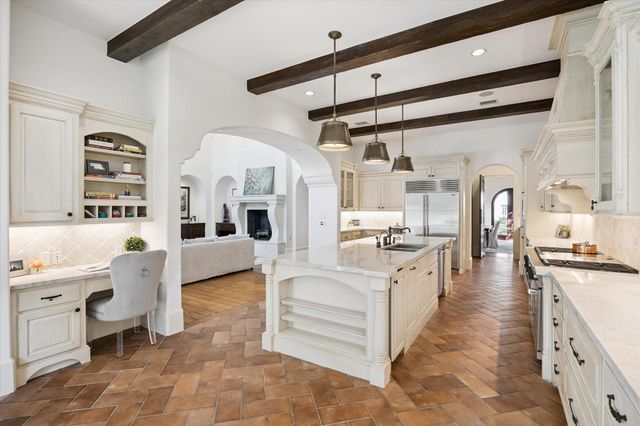 2621 Cason Street, West University Place, TX 77005