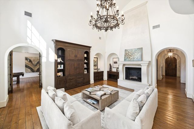 2621 Cason Street, West University Place, TX 77005