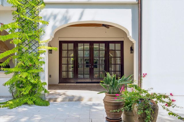 2621 Cason Street, West University Place, TX 77005