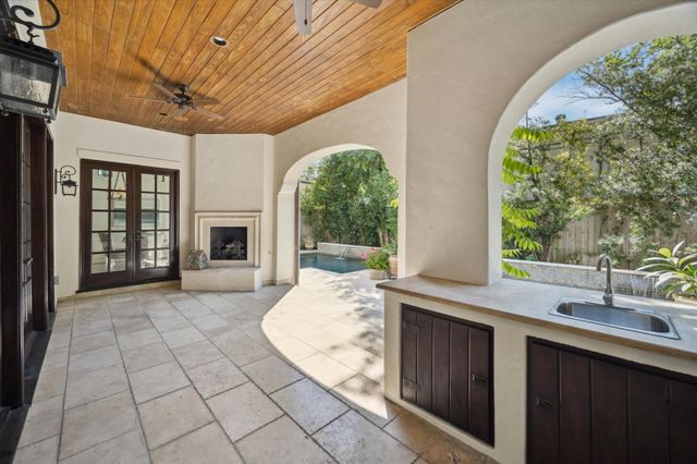 2621 Cason Street, West University Place, TX 77005