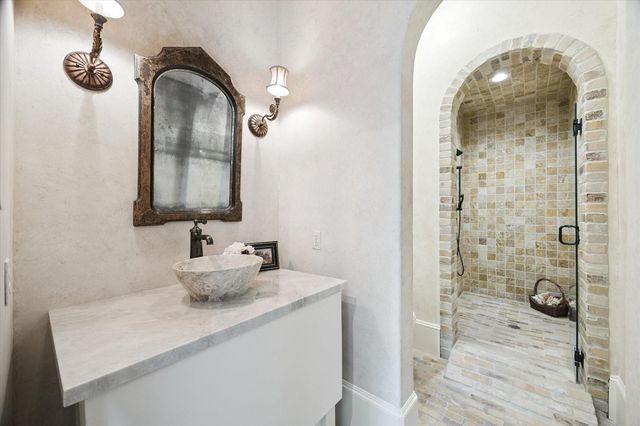 2621 Cason Street, West University Place, TX 77005