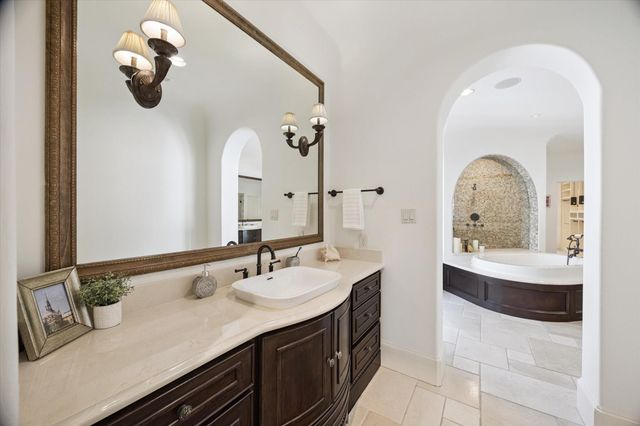 2621 Cason Street, West University Place, TX 77005