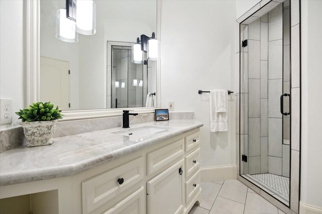 2621 Cason Street, West University Place, TX 77005