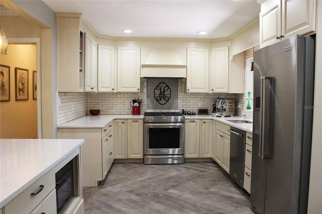 1522 DEL CREST PLACE, Lakeland, FL 33803