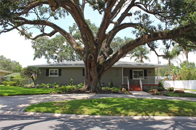 1522 DEL CREST PLACE, Lakeland, FL 33803