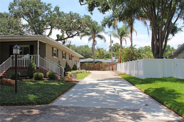 1522 DEL CREST PLACE, Lakeland, FL 33803