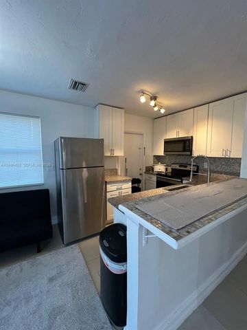 2920 NW 11th Pl, Fort Lauderdale, FL 33311