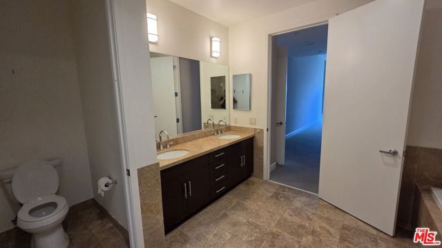 3223 W 6th Street 706, Los Angeles, CA 90020