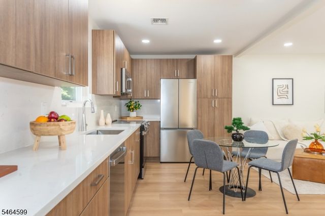 204 Idalroy Trl, Hopatcong Boro, NJ 07843