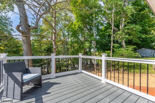 204 Idalroy Trl, Hopatcong Boro, NJ 07843